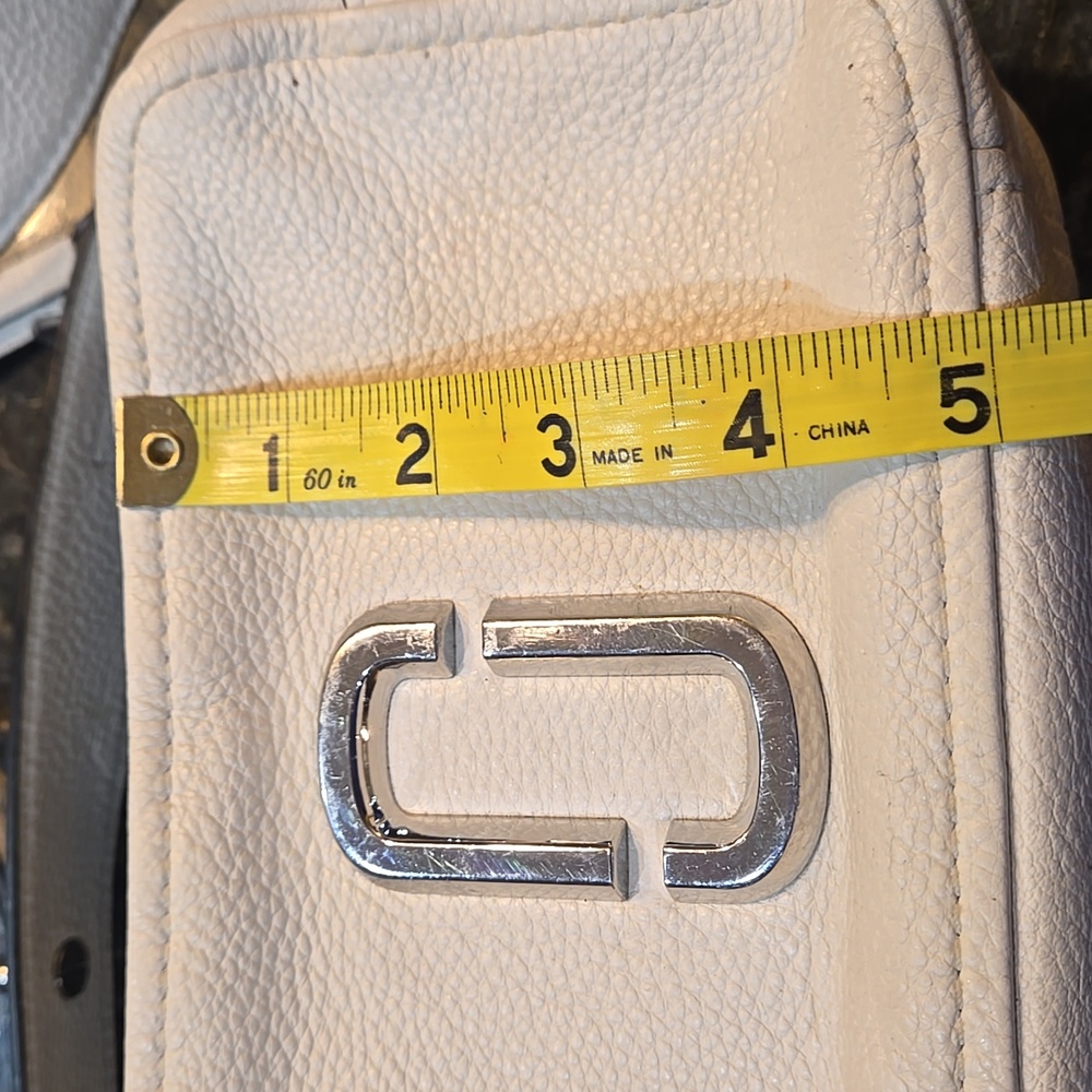 Marc Jacobs Cream/White Leather Soft Shot 21 Camera Crossbody Bag - Picture 13 of 14